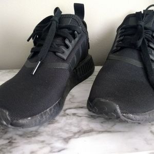 Adidas Sneakers Fits Women Size 6.5 or 7